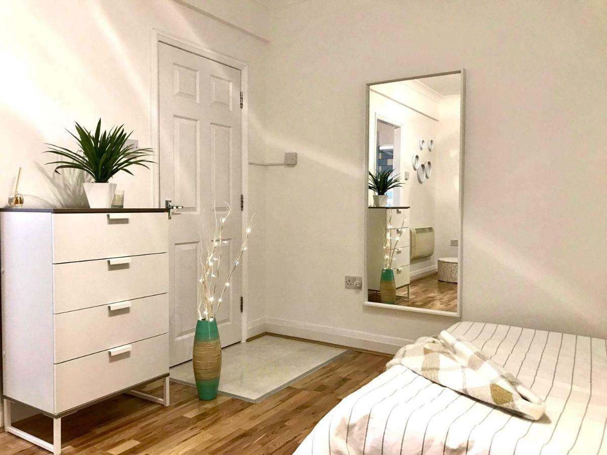 Modern Boutique Studio Apartment Bournemouth Eksteriør bilde
